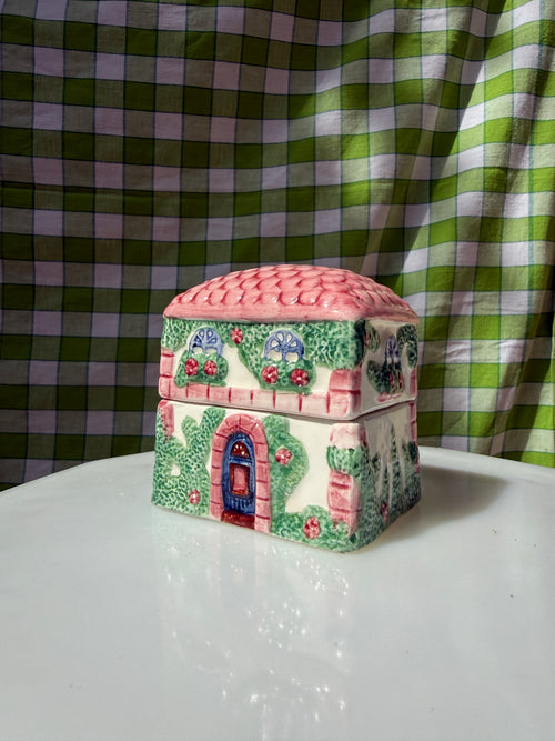 AVON Country Cottage Shaker Set