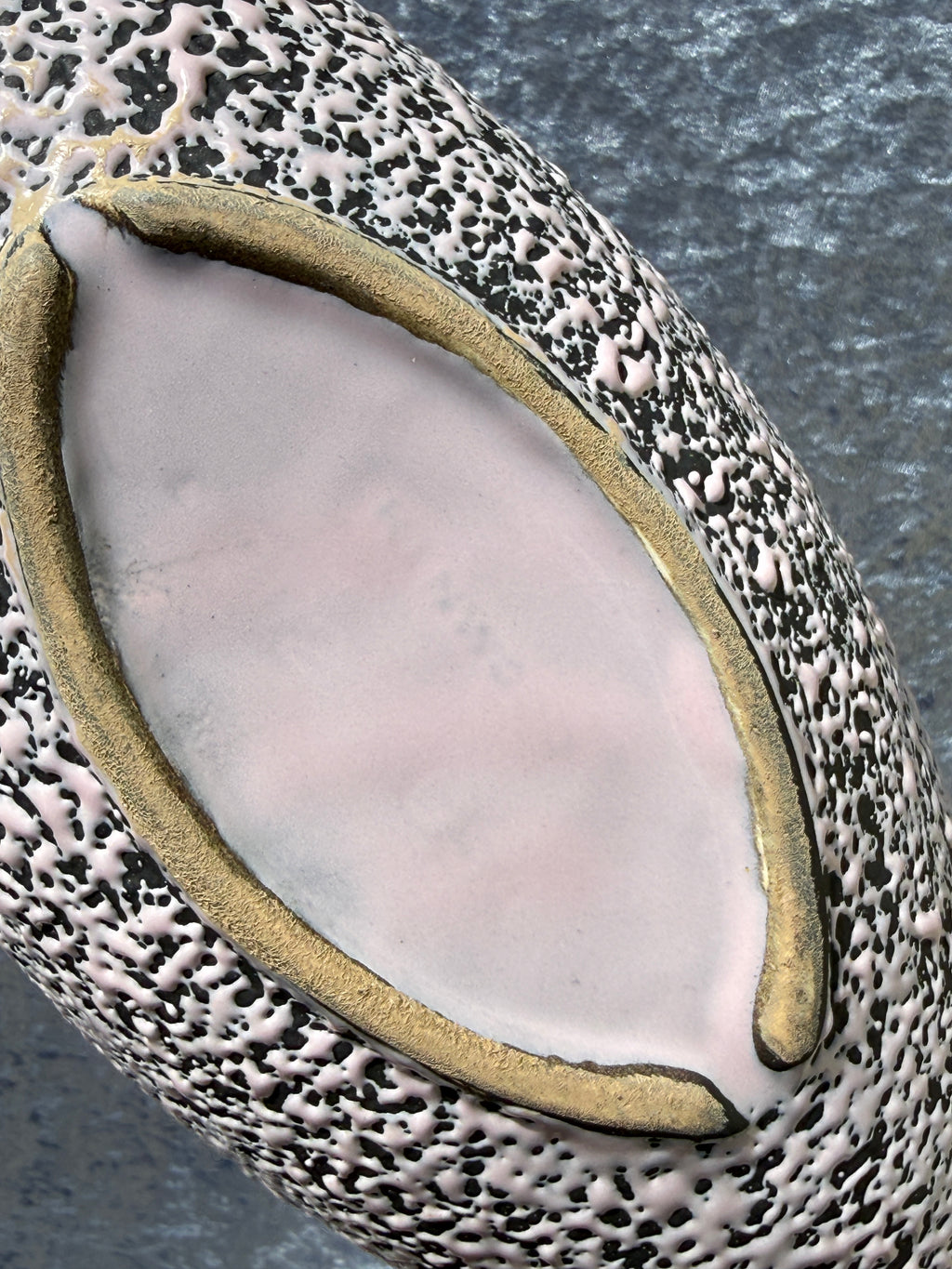 Kenwood Shawnee Ceramic Scalloped Bowl